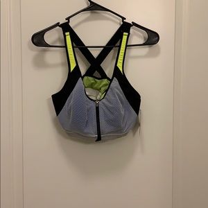 Victoria Secret: Sports Bra Size 36C